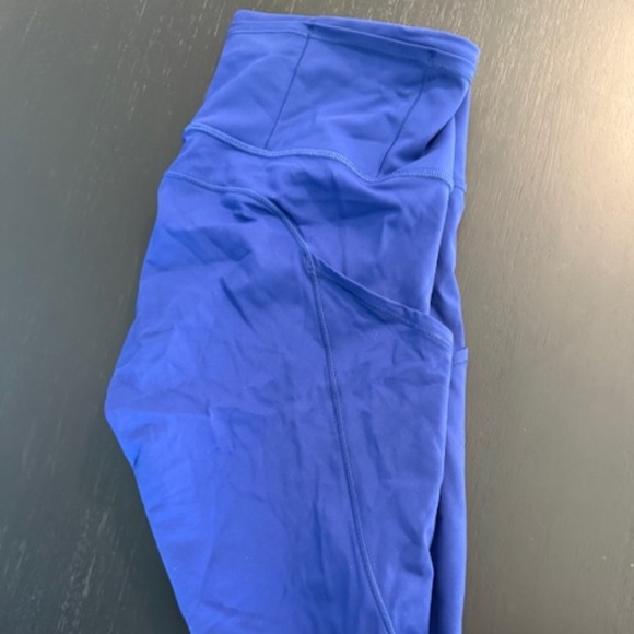 Lululemon Fast And Free Short 10" Size 6 Cerulean Blue - Picture 3 of 8